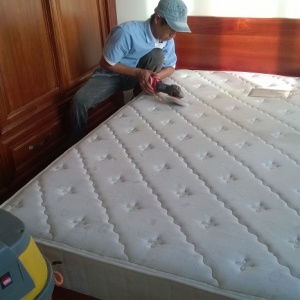 Dịch vụ giặt nệm tại nhà - Vệ sinh nệm tại nhà cho bạn